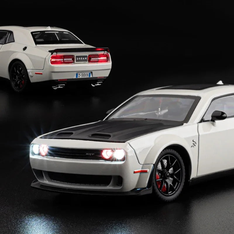1/32 Dodge Challenger Hellcat Model Car, Zinc Alloy Pull Back Toy car with Sound and Light for Kids Boy Girl Gift